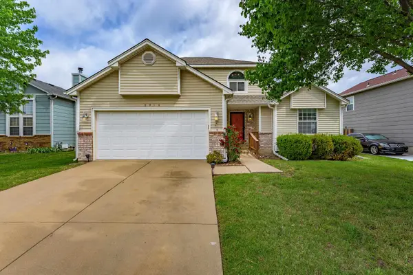 8914 E Cessna St, Wichita, KS 67210-2400