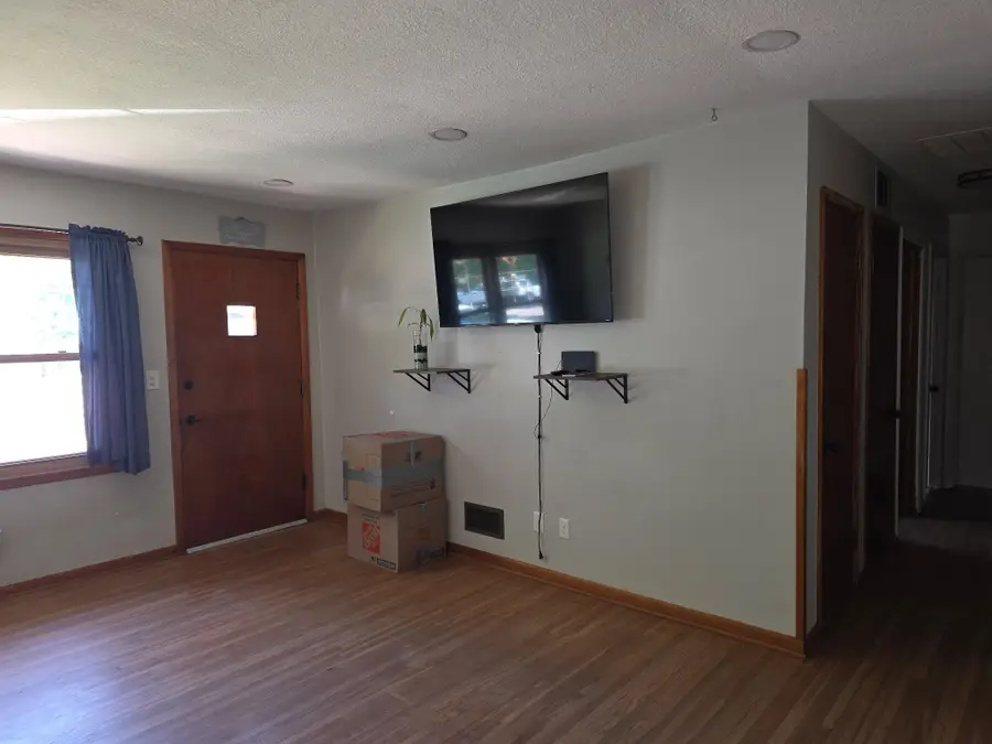 1407 E Crowley St, Wichita, KS 67216 - #2