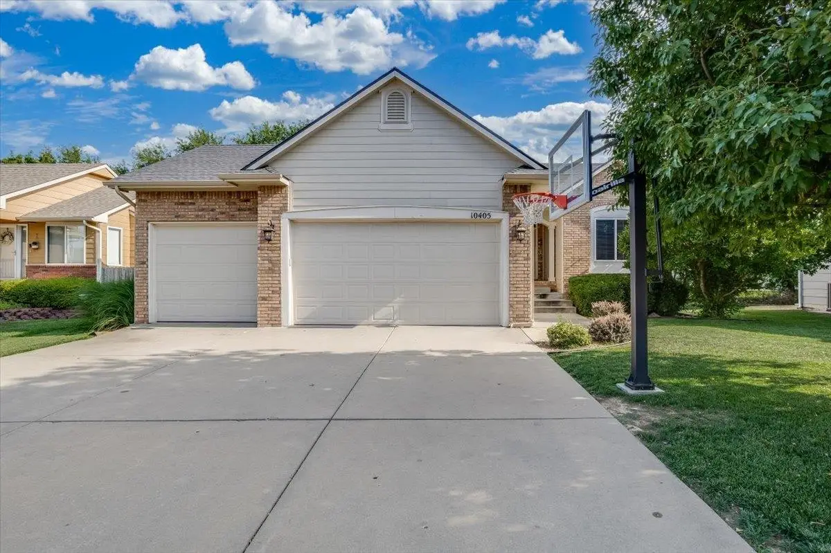 10405 W Greenfield St, Wichita, KS 67215 - #1