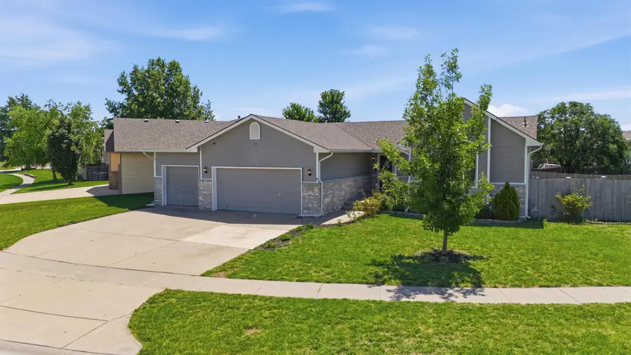 2134 S Golden Hills St, Wichita, KS 67209 - #2