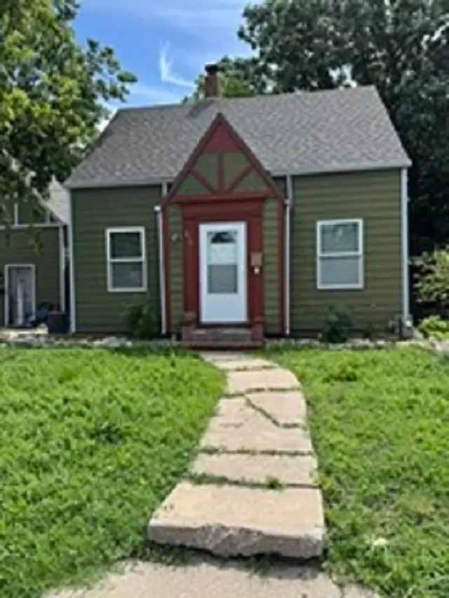 410-414 Harrison, Newton, KS 67114 - #1