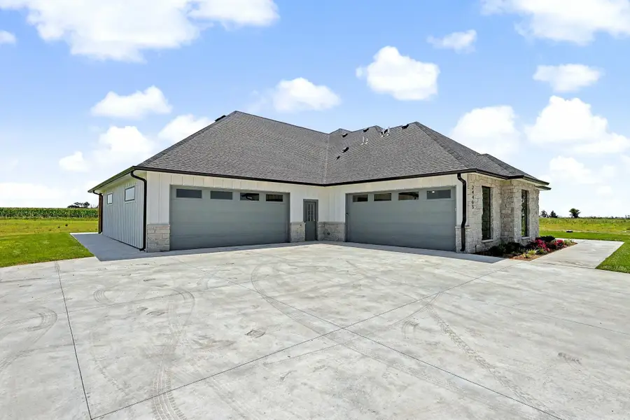 24465 W Stonebottom Ct, Goddard, KS 67052 - #2
