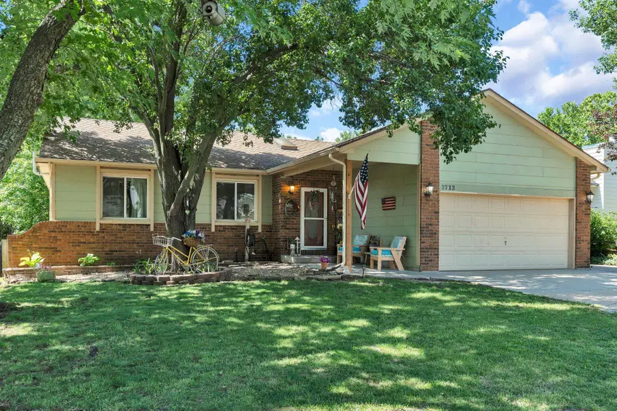 1713 E Cresthill Rd, Derby, KS 67037 - #3