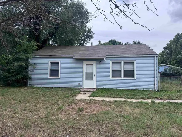 2929 E Idlewild Dr., Wichita, KS 67216