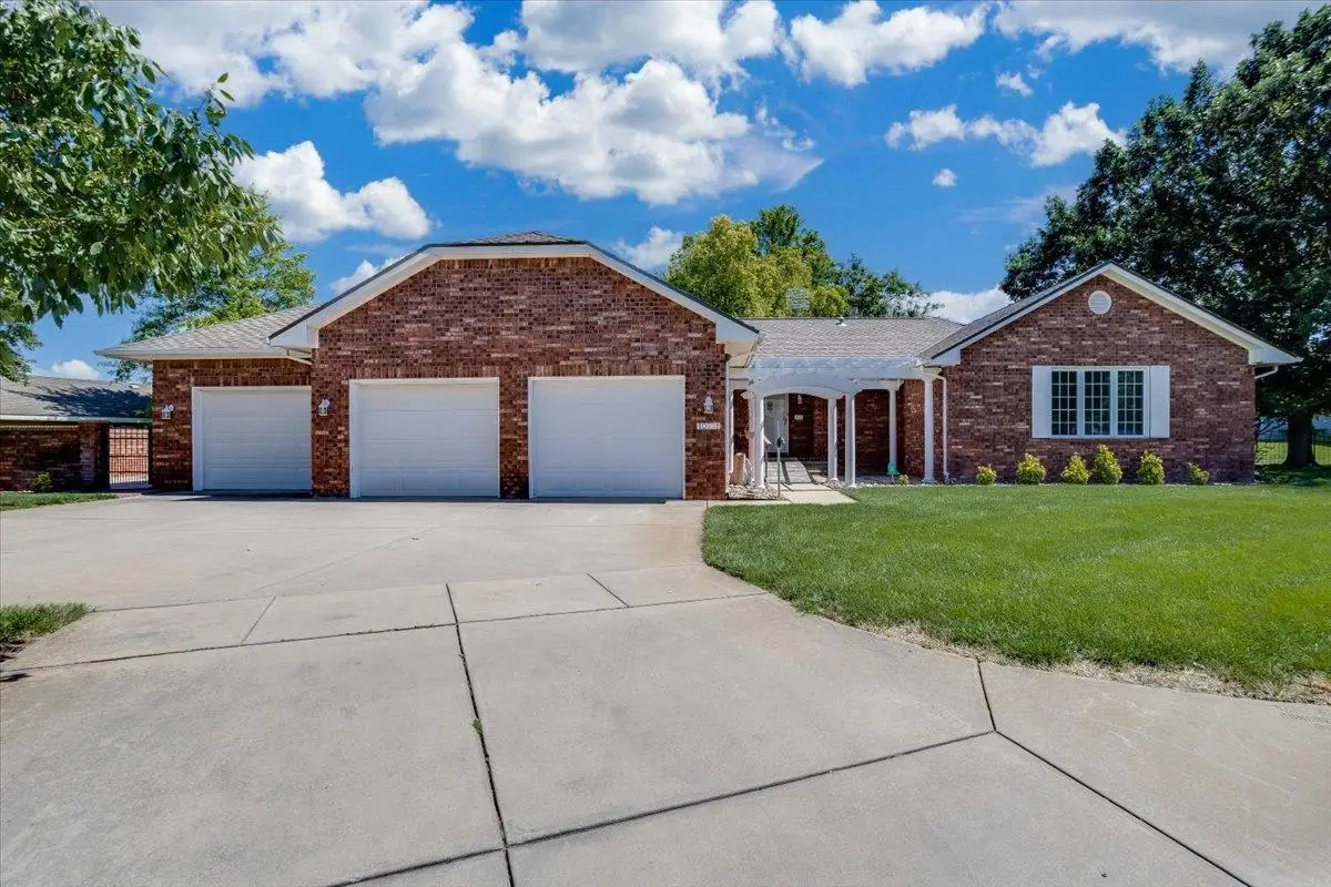 10531 W Millpond St, Wichita, KS 67212 - #1