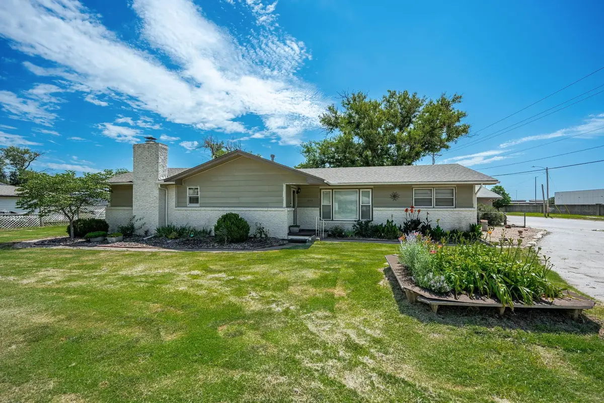 452 S Meadowhaven St, Wichita, KS 67209 - #1