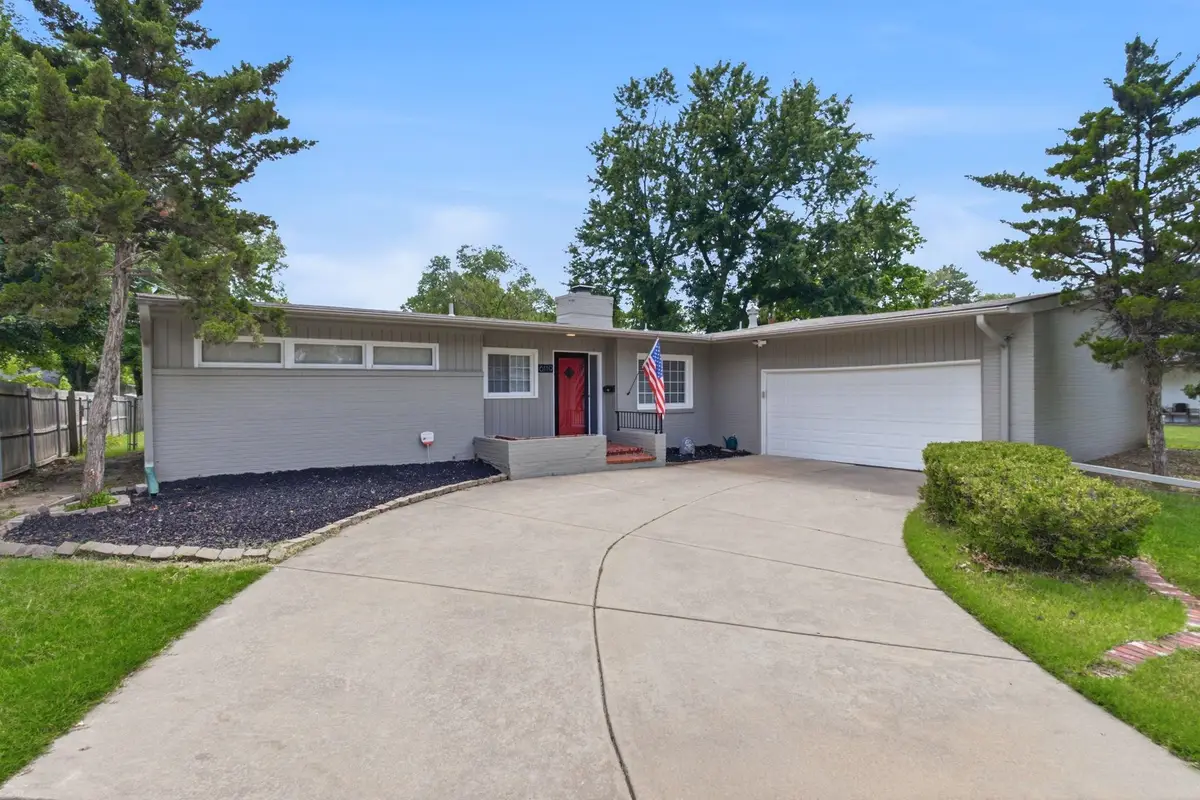 6119 E Oneida Ave, Wichita, KS 67208 - #1