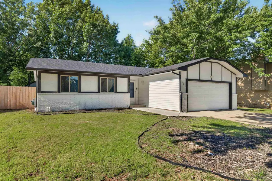 207 E North Point Dr, Derby, KS 67037 - #2