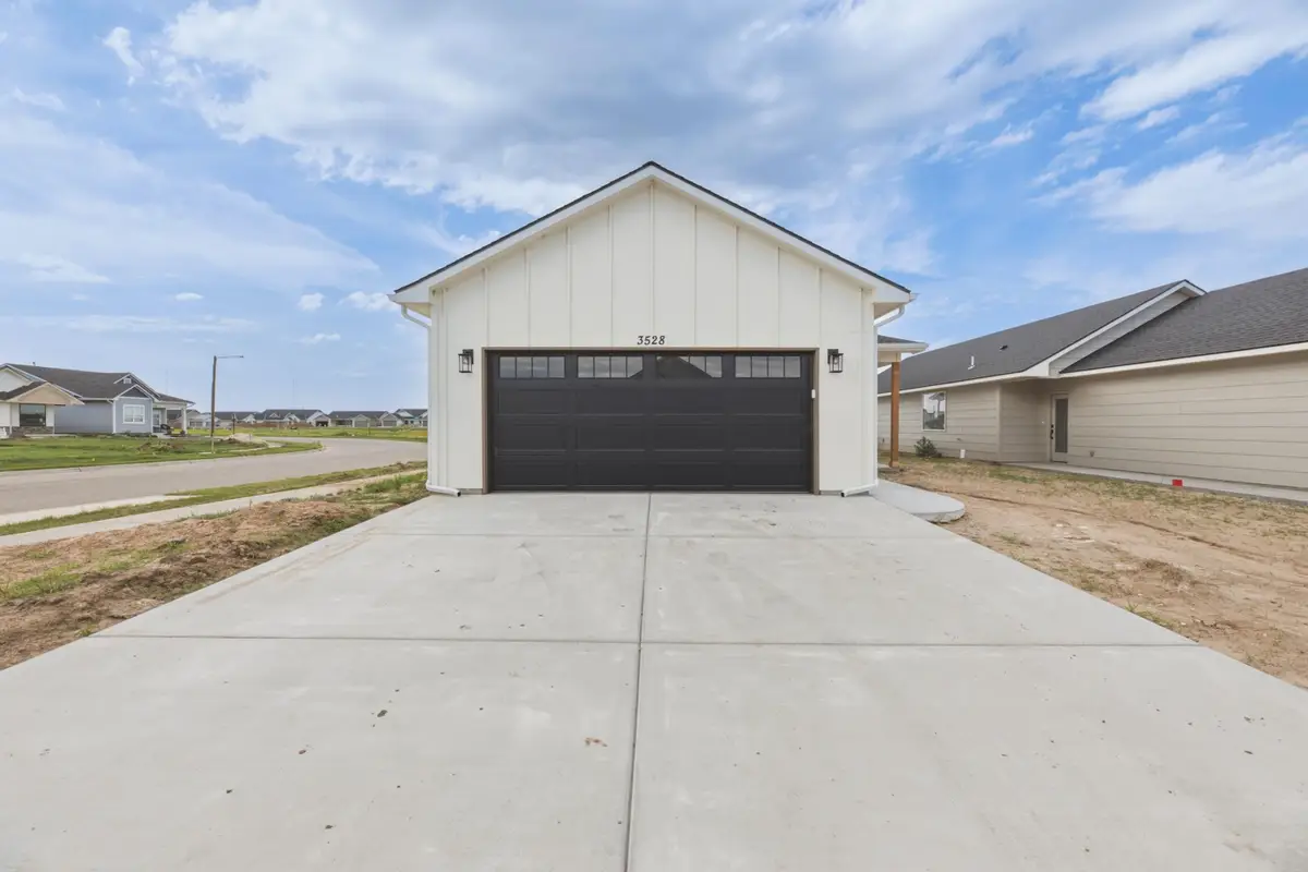 3528 N Azalea St, Maize, KS 67223 - #1