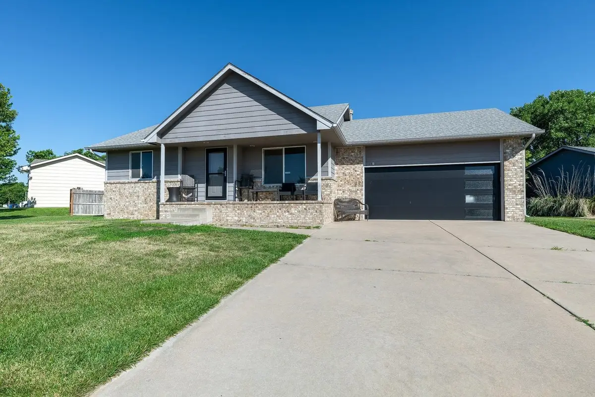 2308 E Spring Hill Dr, Goddard, KS 67052 - #1