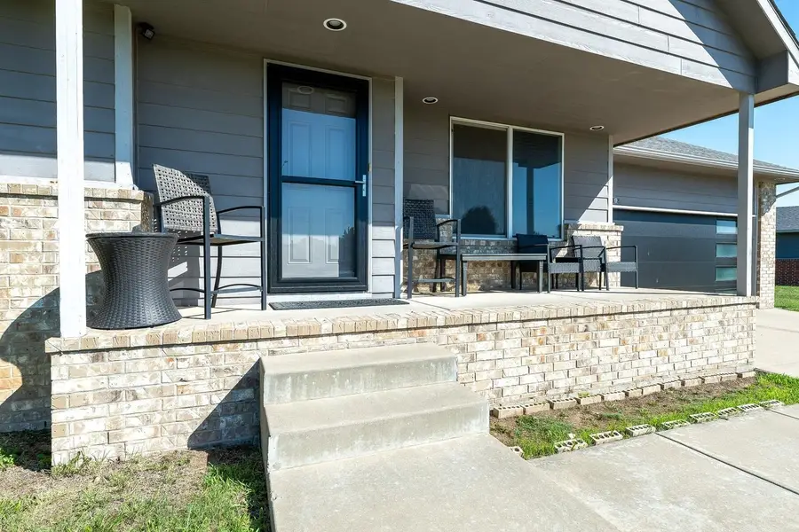 2308 E Spring Hill Dr, Goddard, KS 67052 - #3
