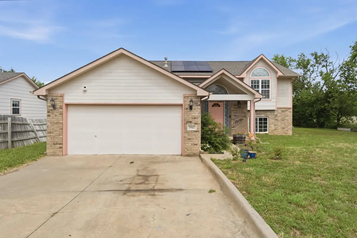 1942 S Chateau St, Wichita, KS 67207 - #1