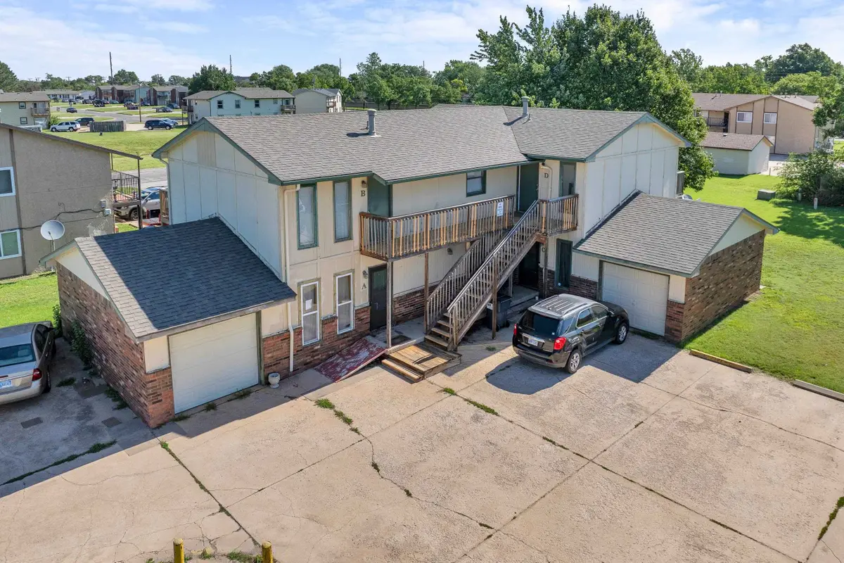122 N Brunswick St, Wichita, KS 67212 - #1