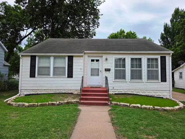 317 E 8th St, Newton, KS 67114