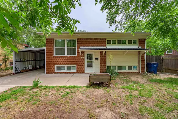 2144 S Bennett, Wichita, KS 67213