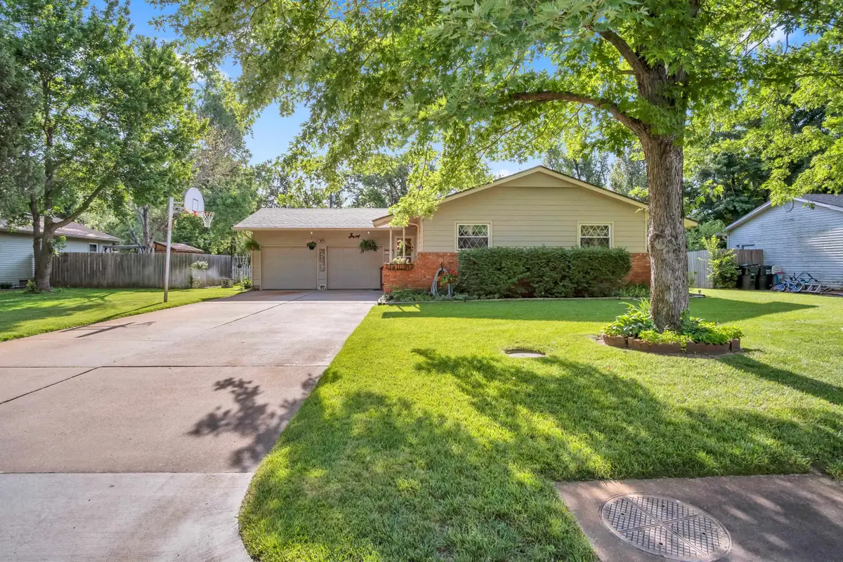 502 West, Halstead, KS 67056 - #1