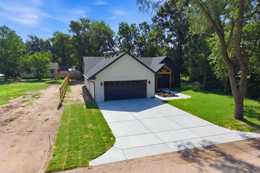 3748 N N Salina Rd, Wichita, KS 67204 - #2
