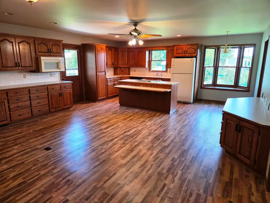 704 Northridge St, Newton, KS 67114 - #2