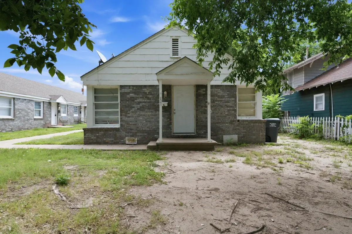 828 S Water St, Wichita, KS 67213 - #1