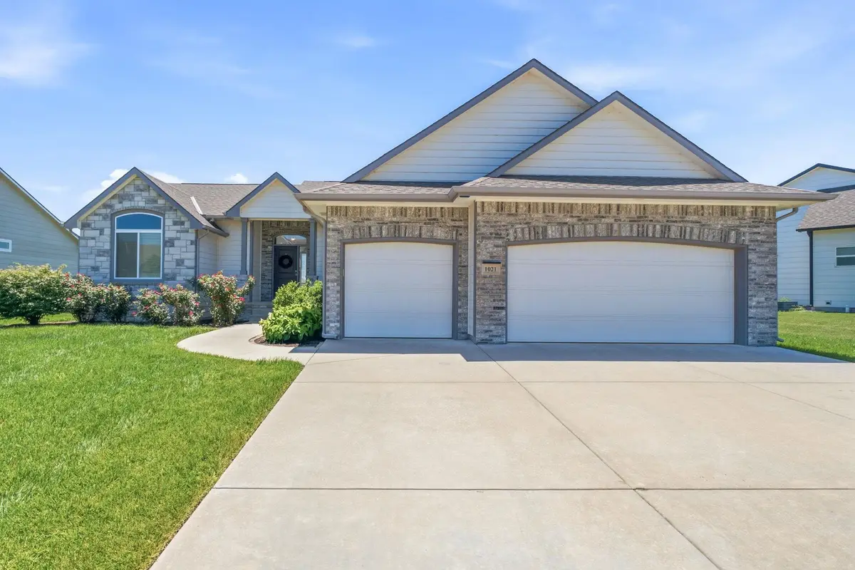 1021 W Ledgestone, Andover, KS 67002 - #1