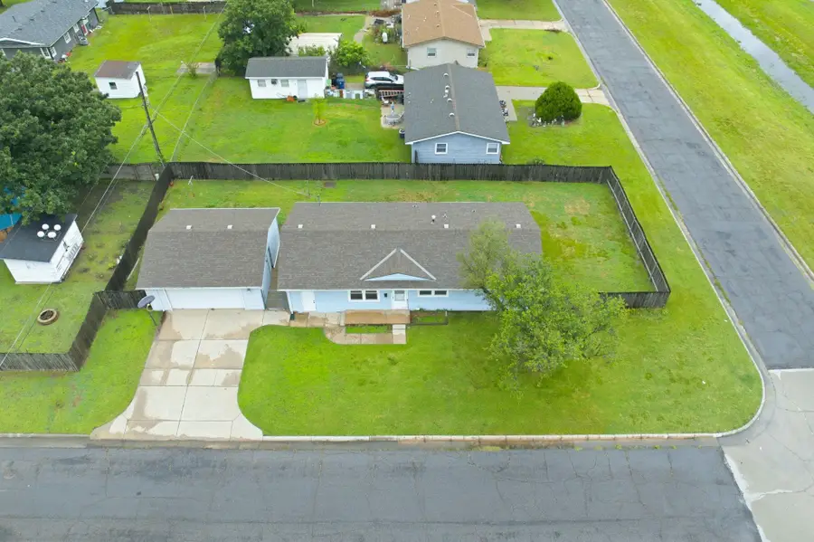1904 W 32nd St S, Wichita, KS 67217-2031 - #2