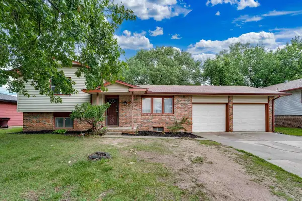 2513 N Bleckley Dr, Wichita, KS 67220-3019