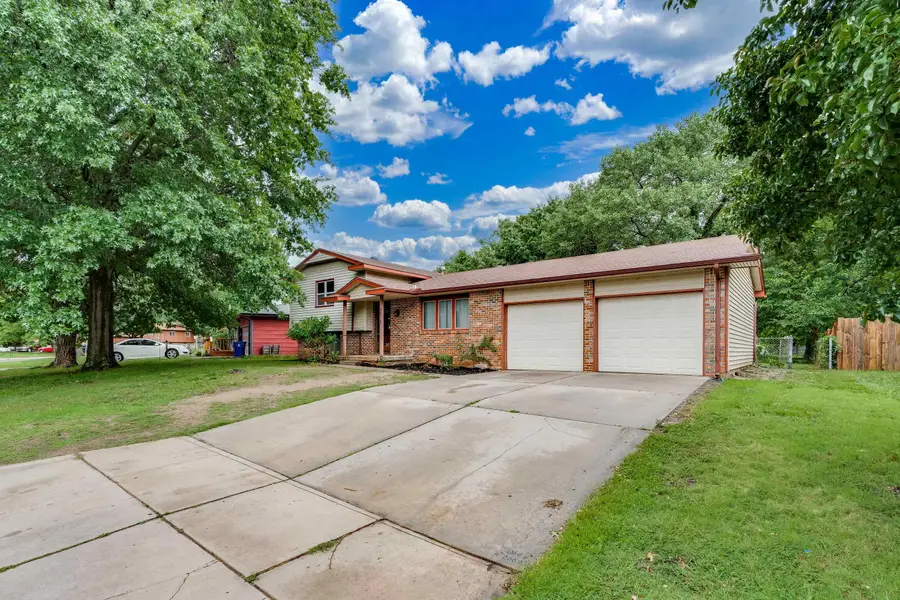 2513 N Bleckley Dr, Wichita, KS 67220-3019 - #2