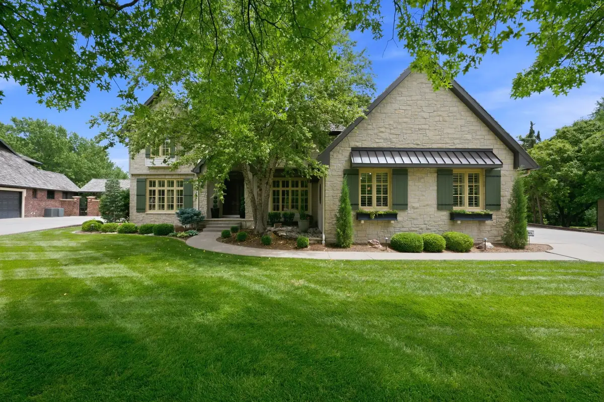 9423 E Cross Creek St, Wichita, KS 67206 - #1