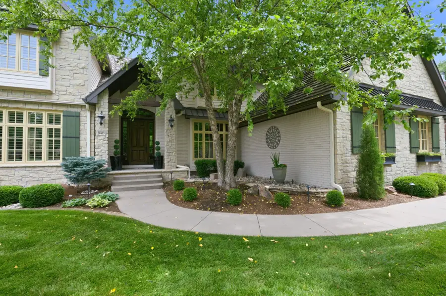 9423 E Cross Creek St, Wichita, KS 67206 - #2