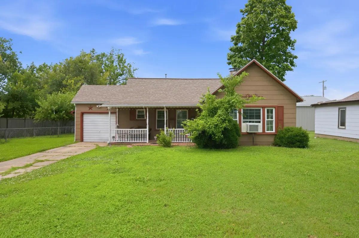 611 N St. Nicholas, Eureka, KS 67045 - #1