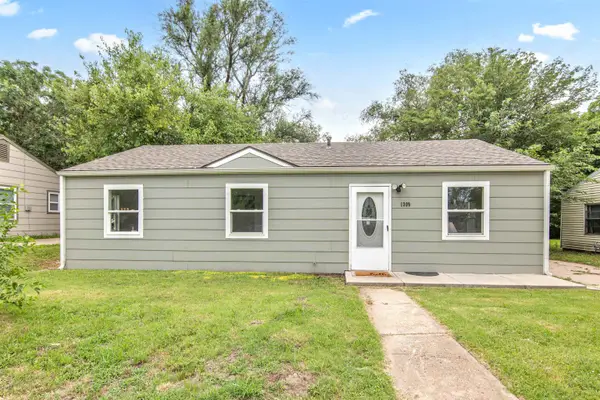 1309 E Charleston Dr, Park City, KS 67219