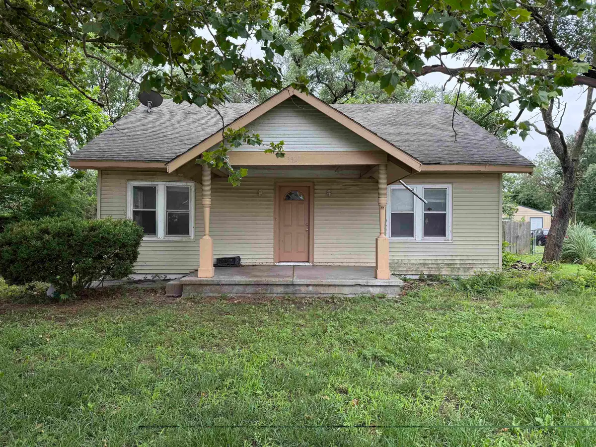 3321 W 9th St N, Wichita, KS 67203 - #1