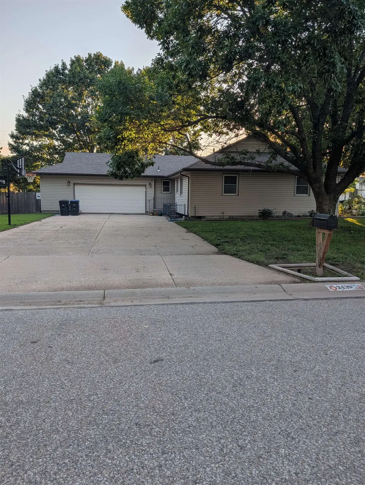 2439 Hazlett St, El Dorado, KS 67042 - #1