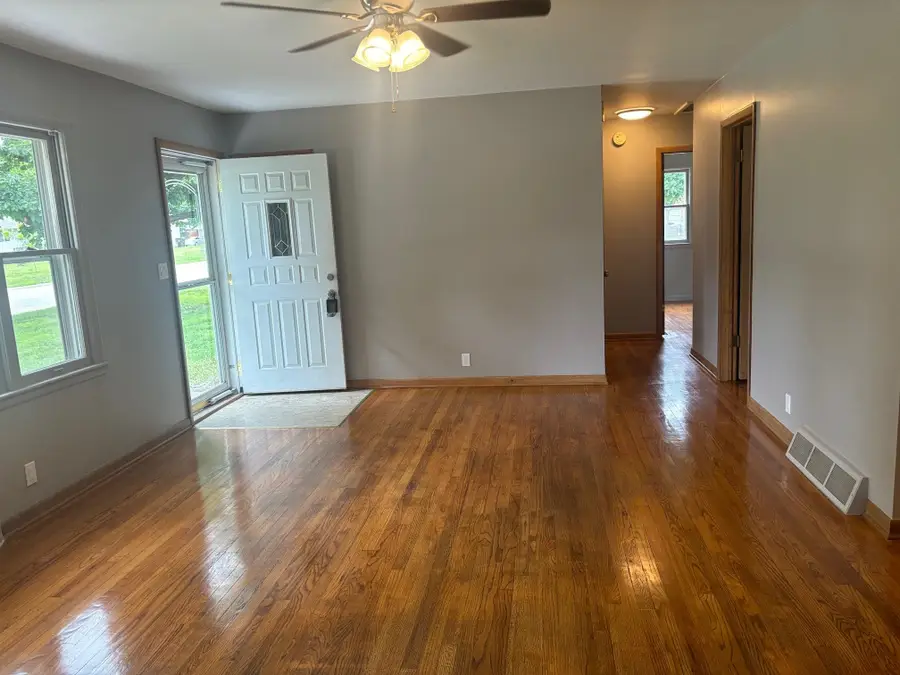 120 E 9th, Halstead, KS 67056 - #3