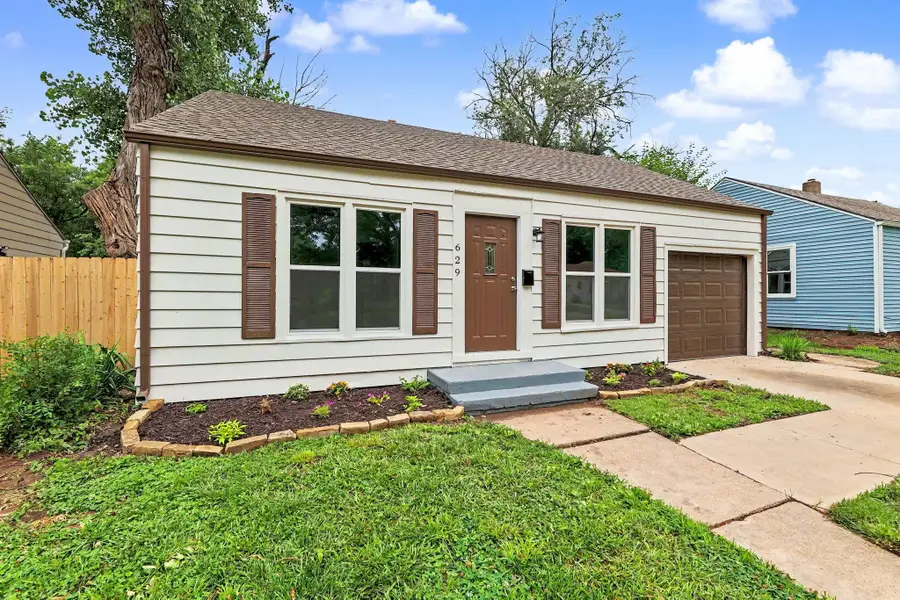 629 N Ridgewood Drive, Wichita, KS 67208 - #2