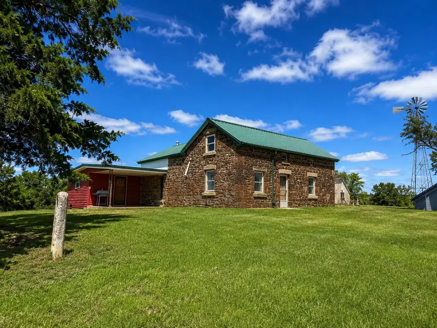 2978 E Deer Dr, Beverly, KS 67423 - #2