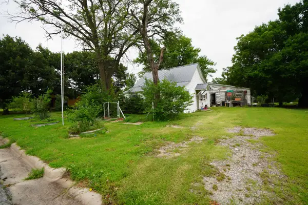312 N Keystone St, Stafford, KS 67578