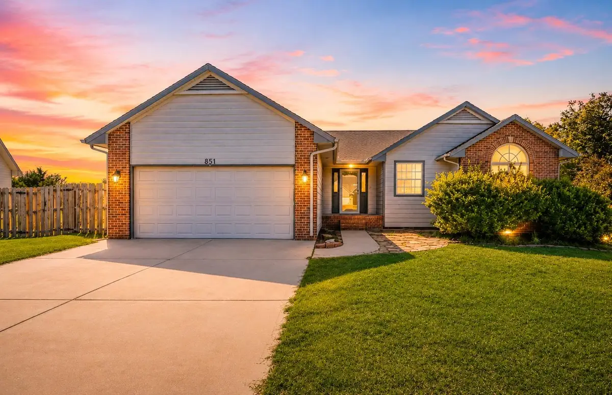 851 Meadowlark Ln, Newton, KS 67114 - #1