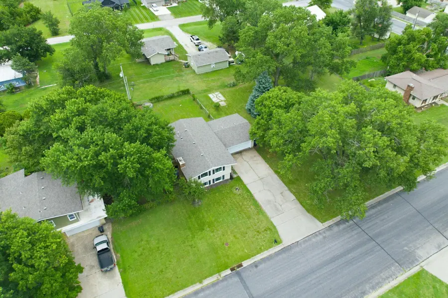 426 Village Rd, El Dorado, KS 67042 - #3