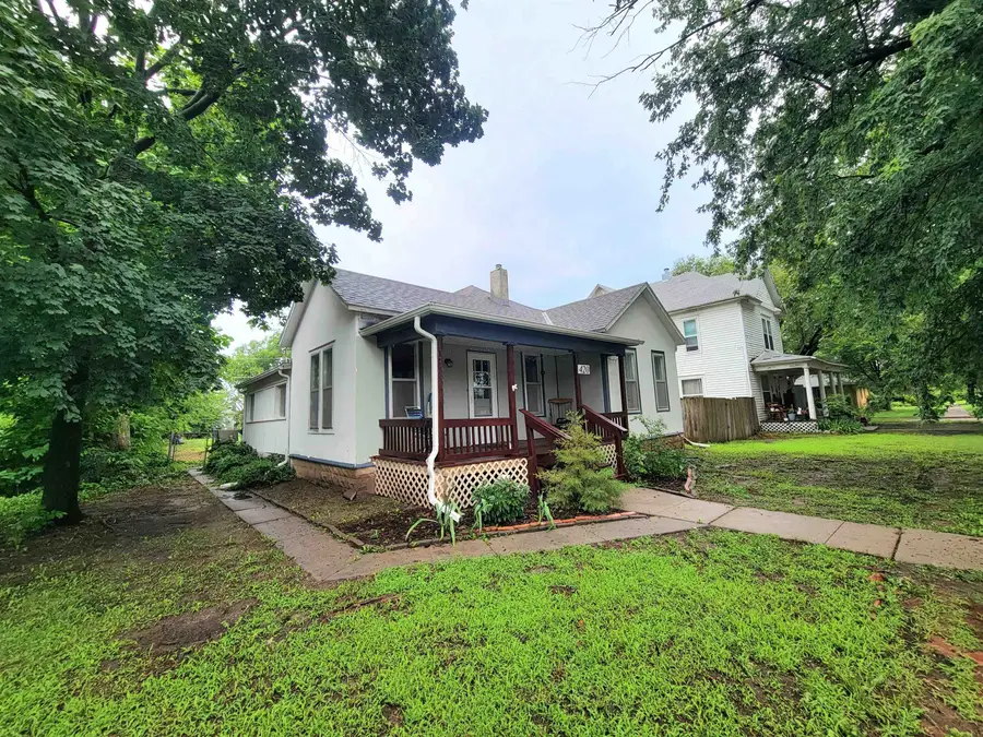 420 N Jefferson Ave., Wellington, KS 67152 - #2