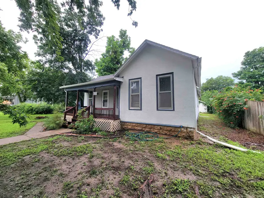 420 N Jefferson Ave., Wellington, KS 67152 - #3