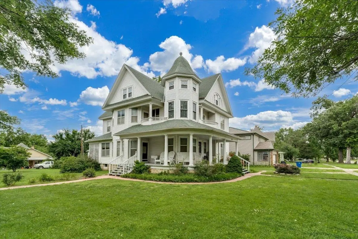 205 N Mulberry, Eureka, KS 67045 - #1