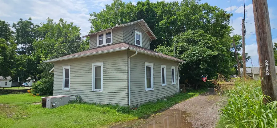 715 Platter St, Winfield, KS 67156 - #3