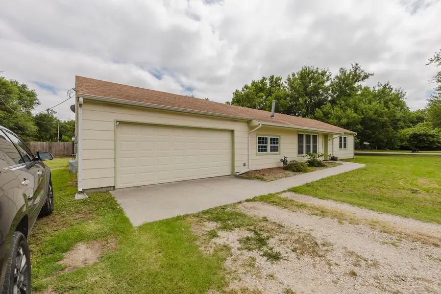 6056 N Sullivan Ave, Wichita, KS 67204 - #2