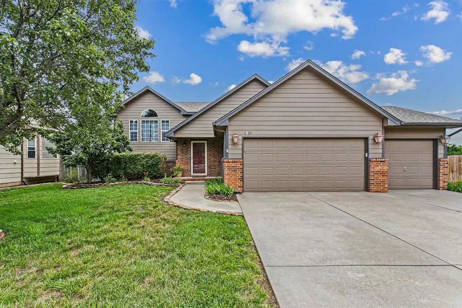 1925 E Sunset Ct, Goddard, KS 67052 - #2