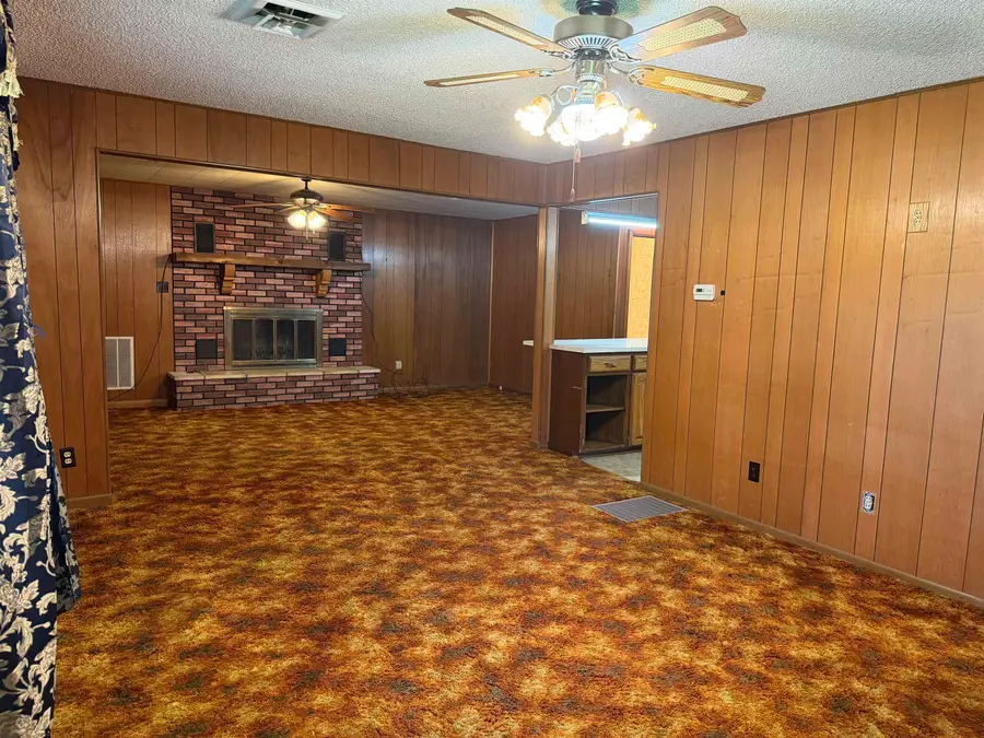 410 E Ohio, Eureka, KS 67045 - #3