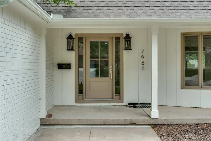 7966 E Dublin Ct, Wichita, KS 67206 - #2