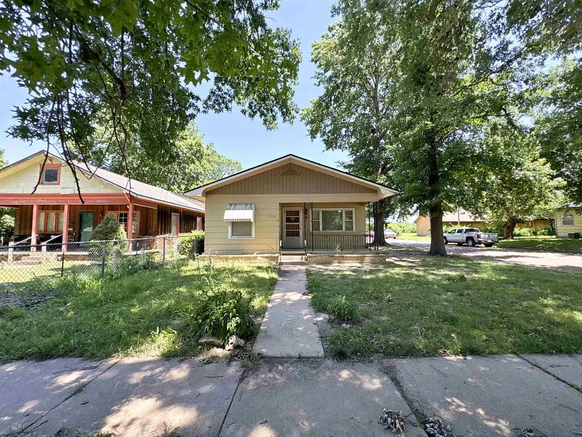 1326 S C St, Arkansas City, KS 67005 - #1