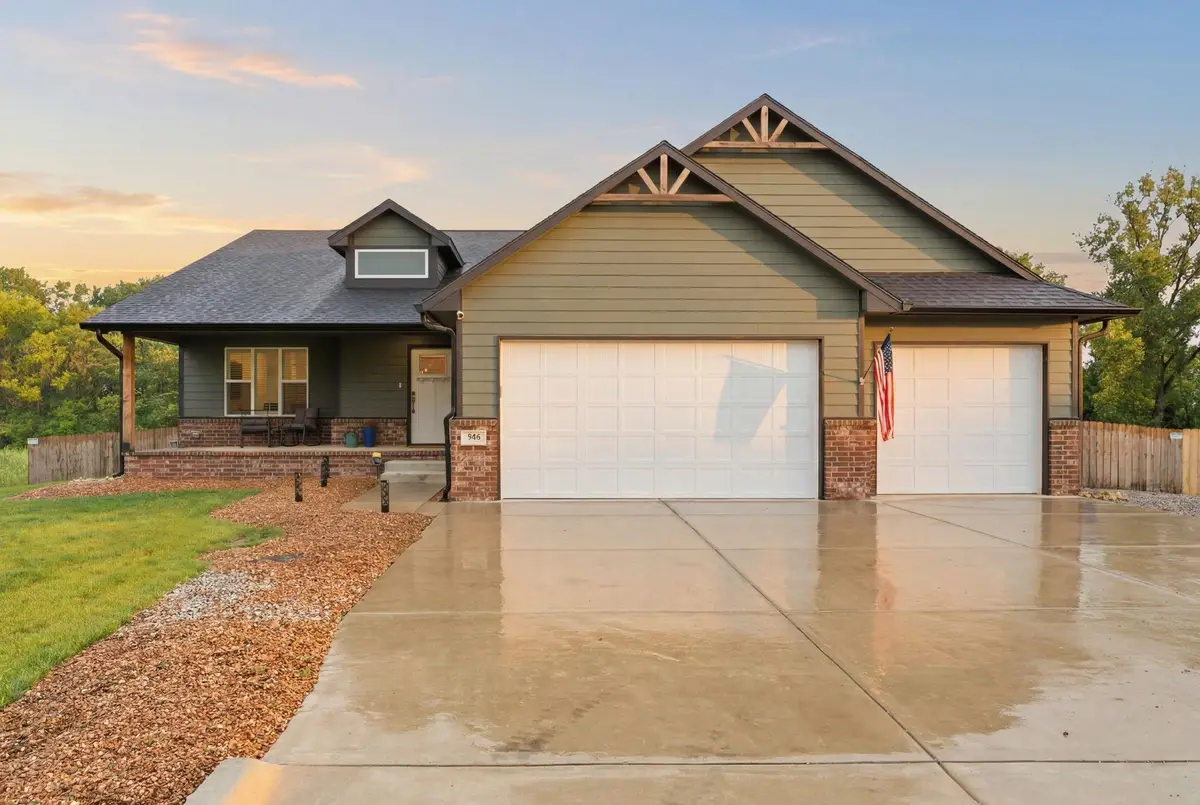 555 S Arbor Valley Way, Valley Center, KS 67147 - #1