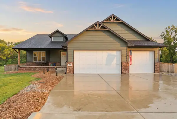 555 S Arbor Valley Way, Valley Center, KS 67147